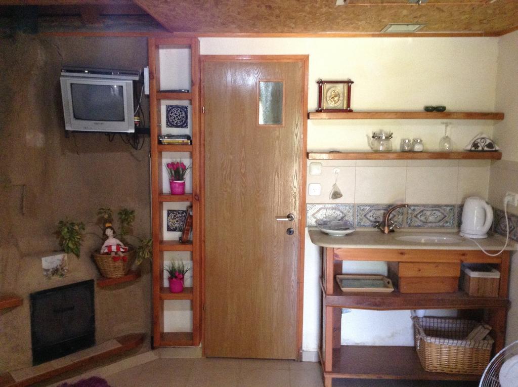 Dutch Farm Israel Bed & Breakfast Sede Zevi Екстериор снимка