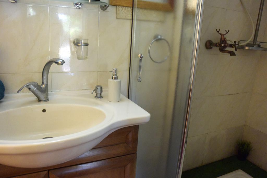 Dutch Farm Israel Bed & Breakfast Sede Zevi Екстериор снимка