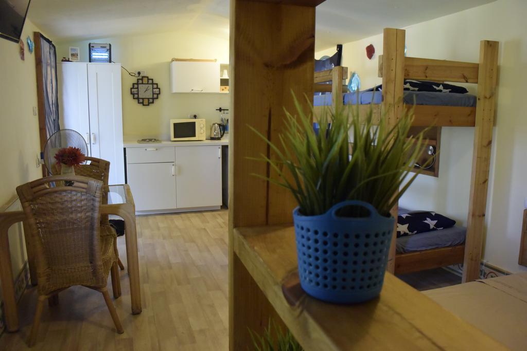 Dutch Farm Israel Bed & Breakfast Sede Zevi Екстериор снимка