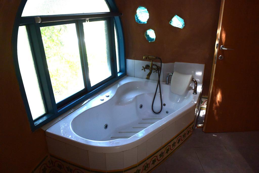 Dutch Farm Israel Bed & Breakfast Sede Zevi Екстериор снимка